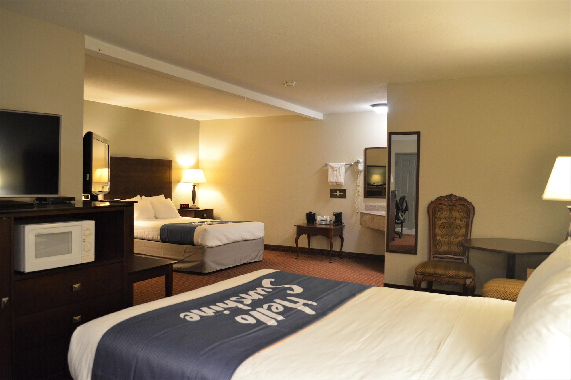 Days Inn By Wyndham Whitmore Lake Bagian luar foto