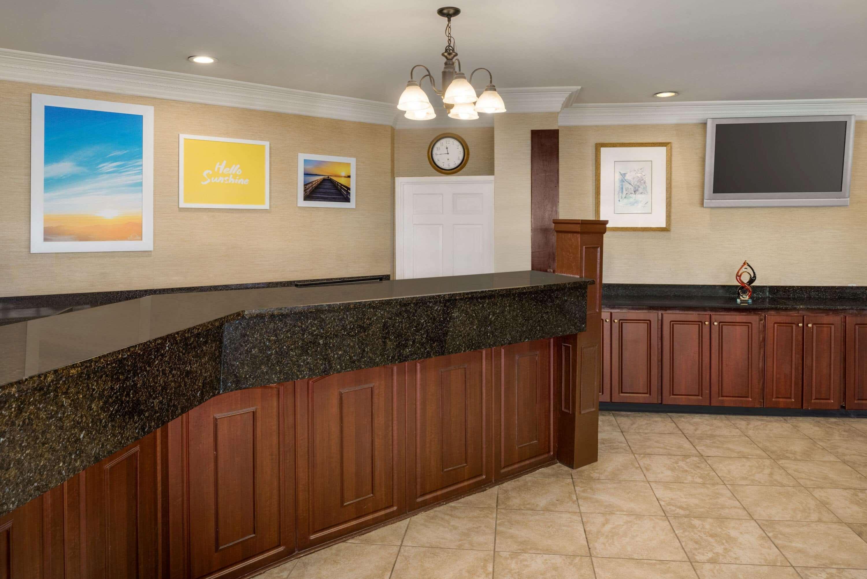 Days Inn By Wyndham Whitmore Lake Bagian luar foto