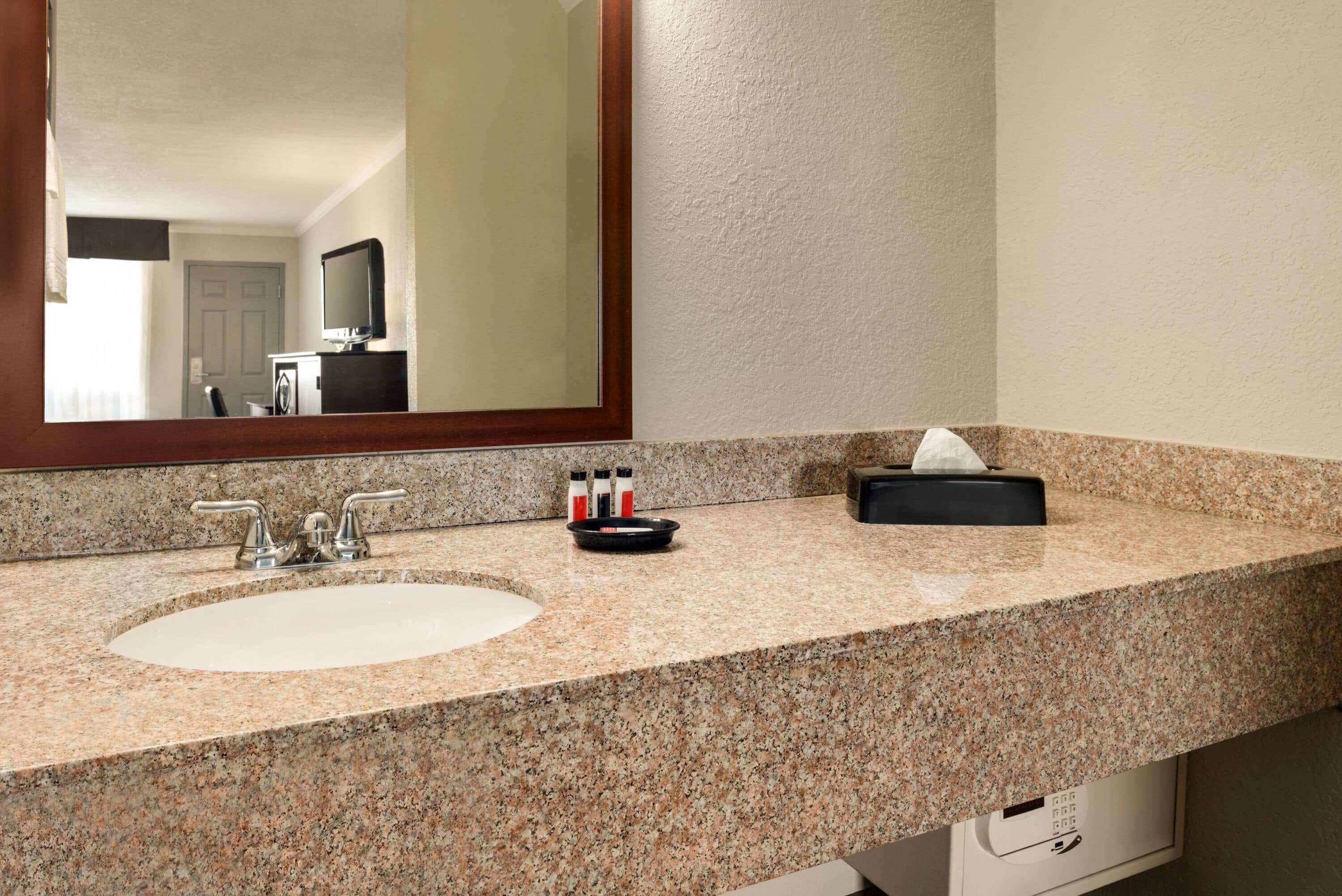 Days Inn By Wyndham Whitmore Lake Bagian luar foto