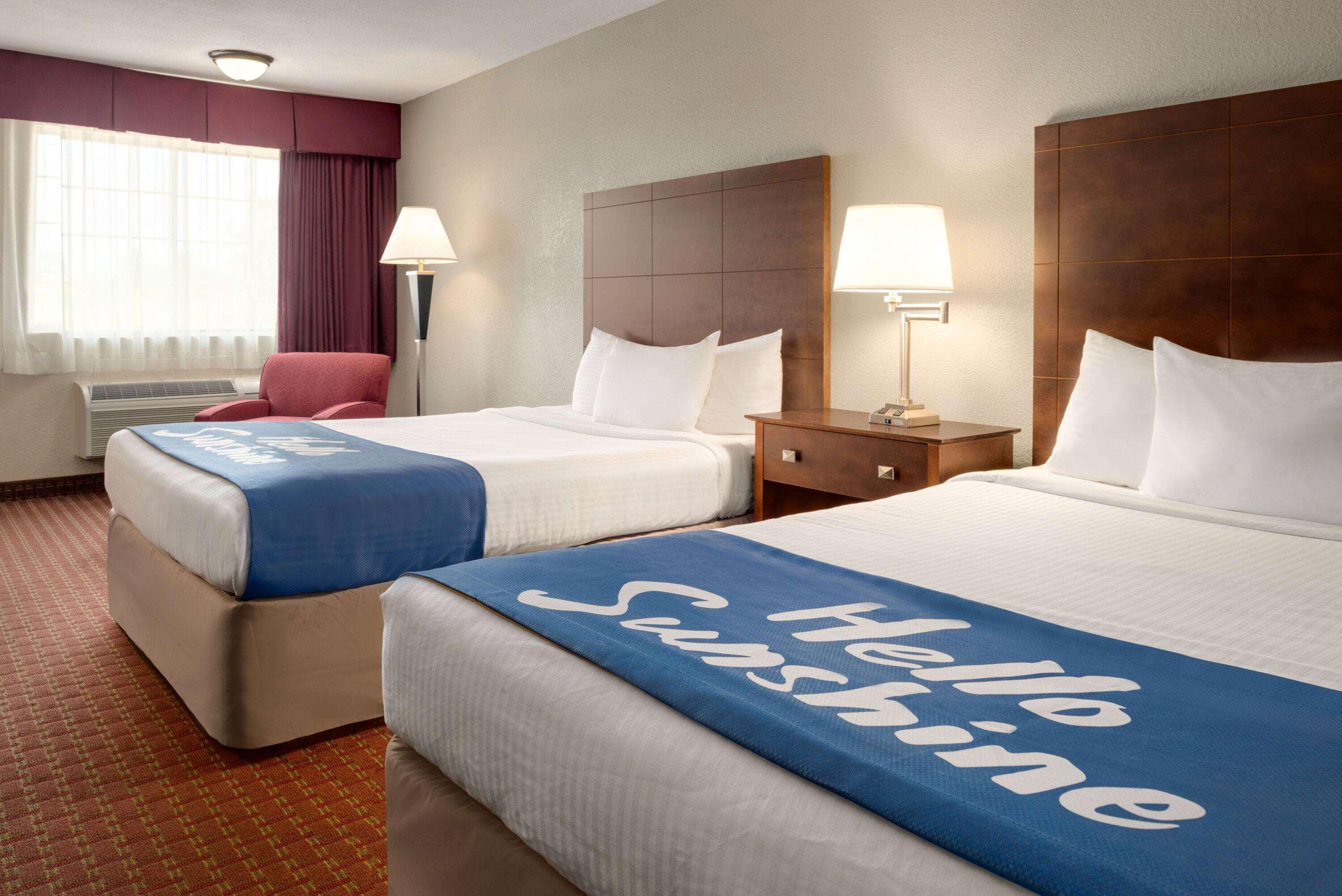 Days Inn By Wyndham Whitmore Lake Bagian luar foto
