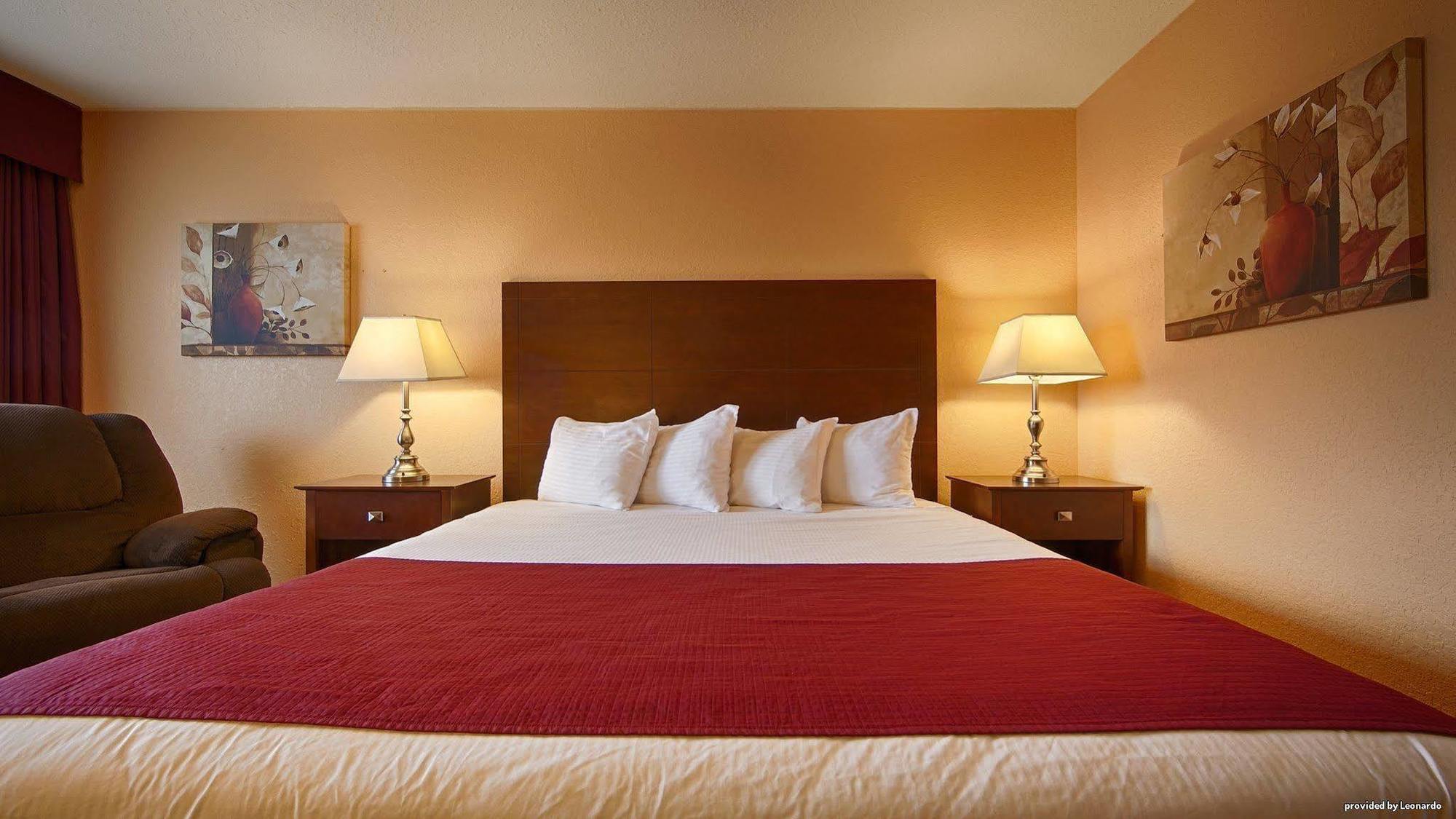 Days Inn By Wyndham Whitmore Lake Bagian luar foto