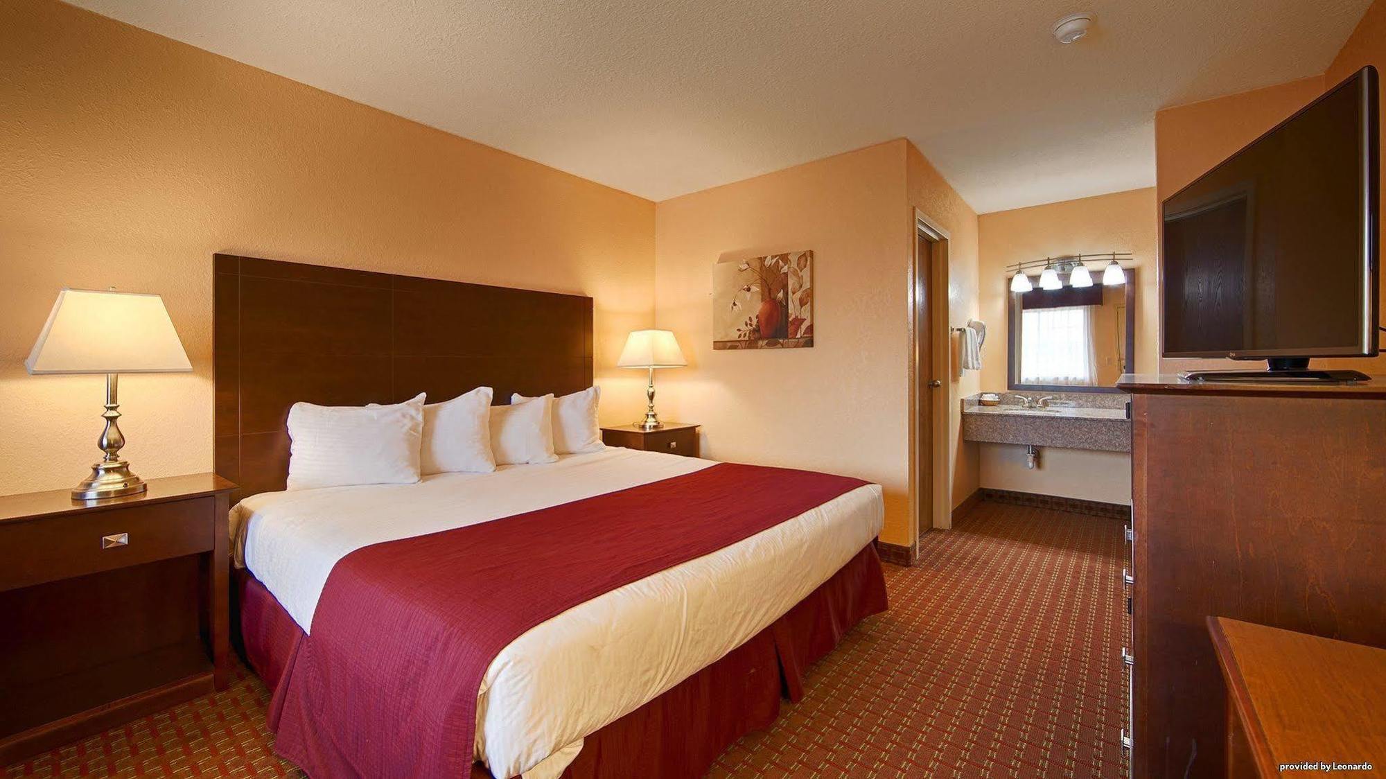 Days Inn By Wyndham Whitmore Lake Bagian luar foto