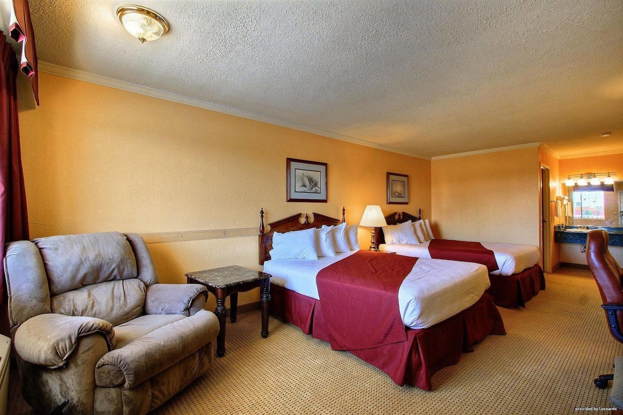 Days Inn By Wyndham Whitmore Lake Bagian luar foto